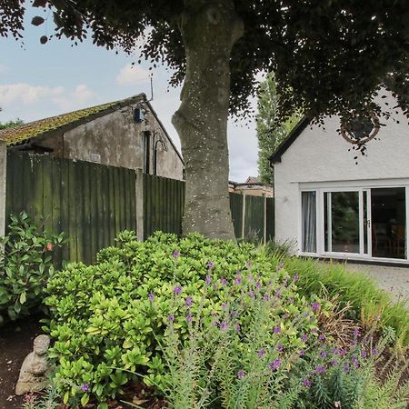 The Coach House Villa Whitmore Bagian luar foto