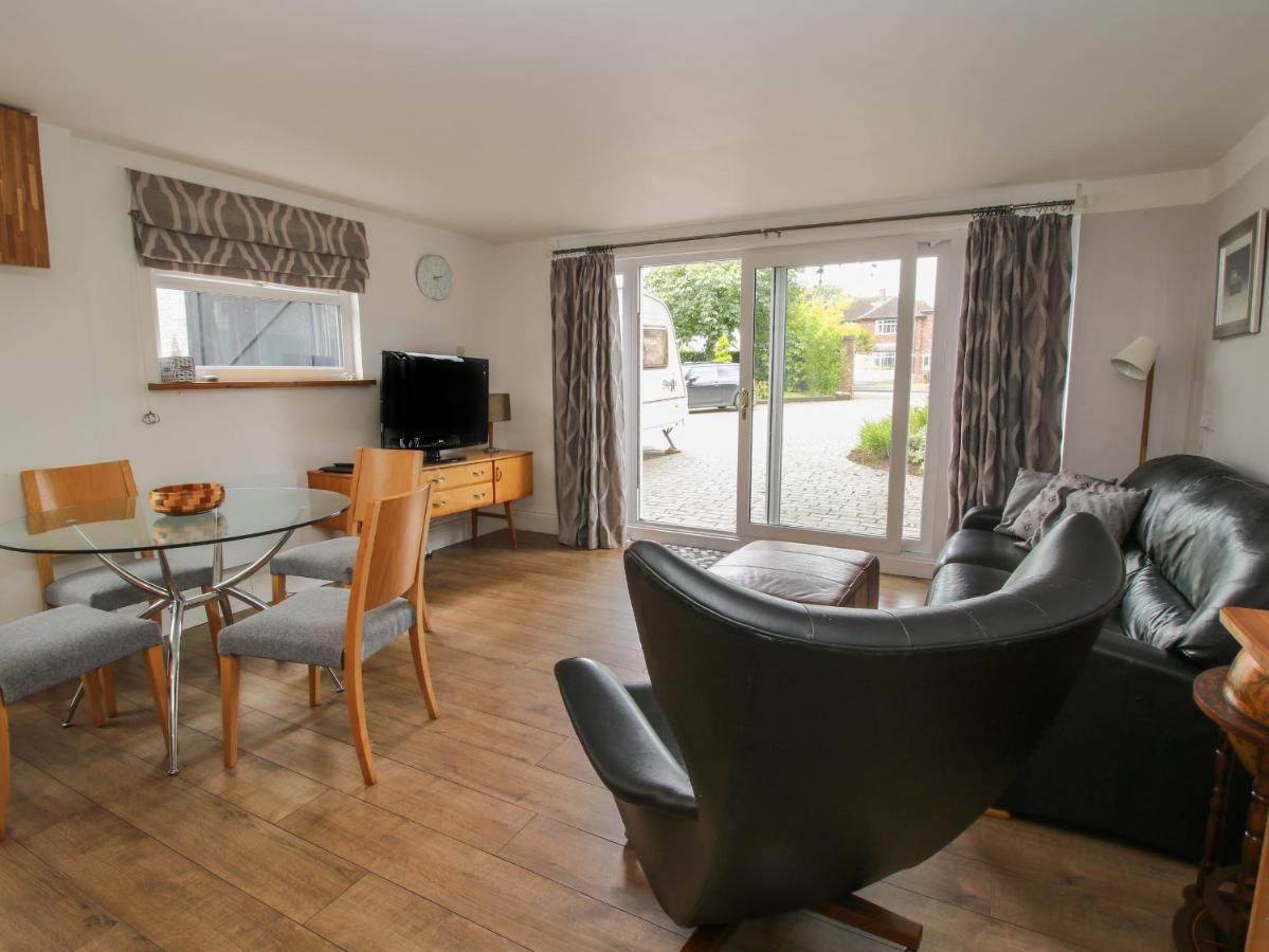 The Coach House Villa Whitmore Bagian luar foto