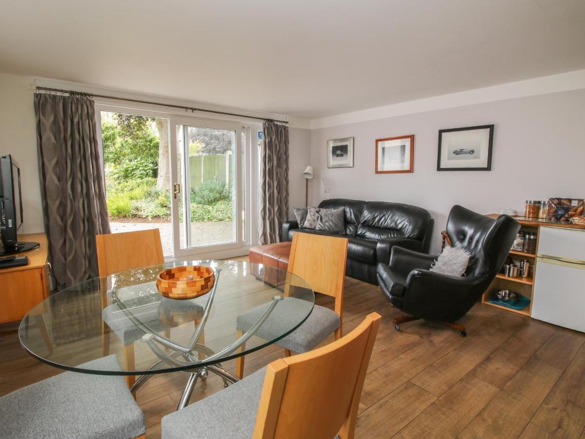 The Coach House Villa Whitmore Bagian luar foto