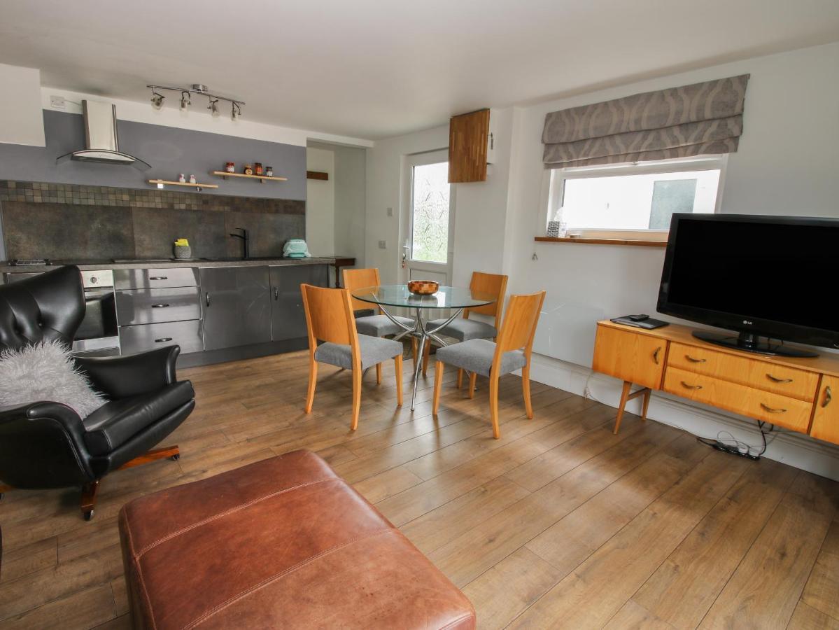 The Coach House Villa Whitmore Bagian luar foto
